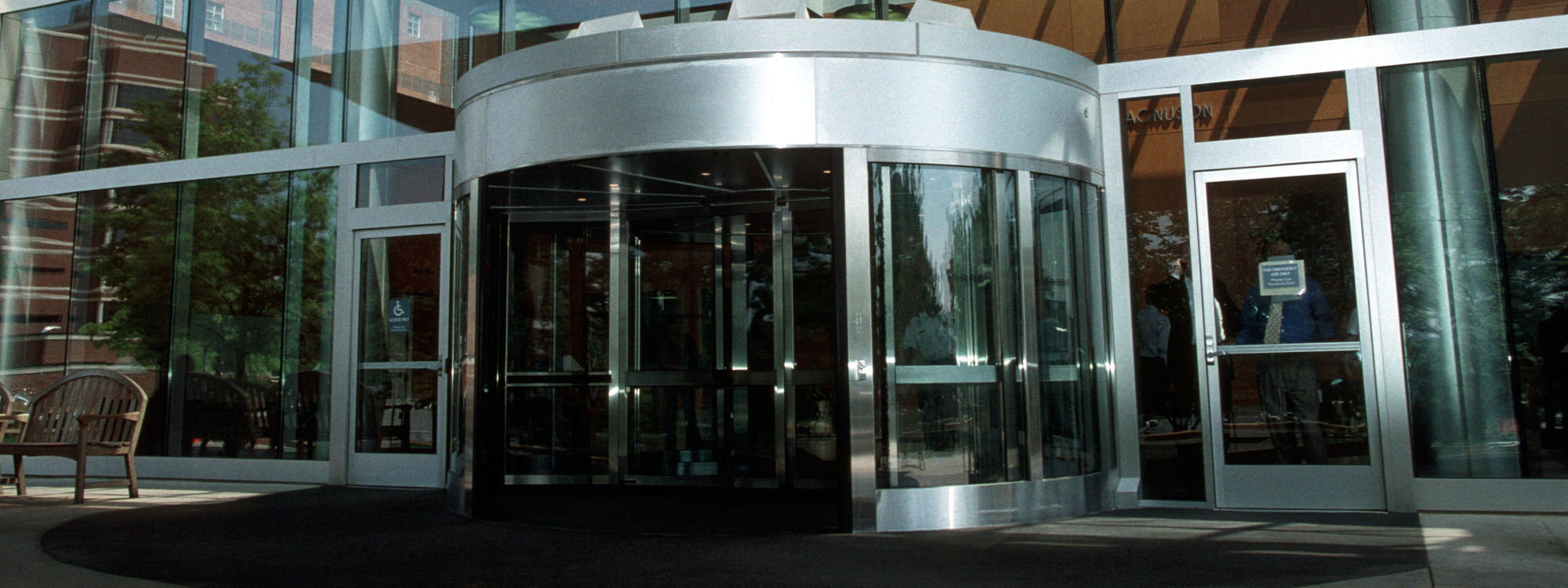 Lessons from AWS: One-way and Two-way Doors